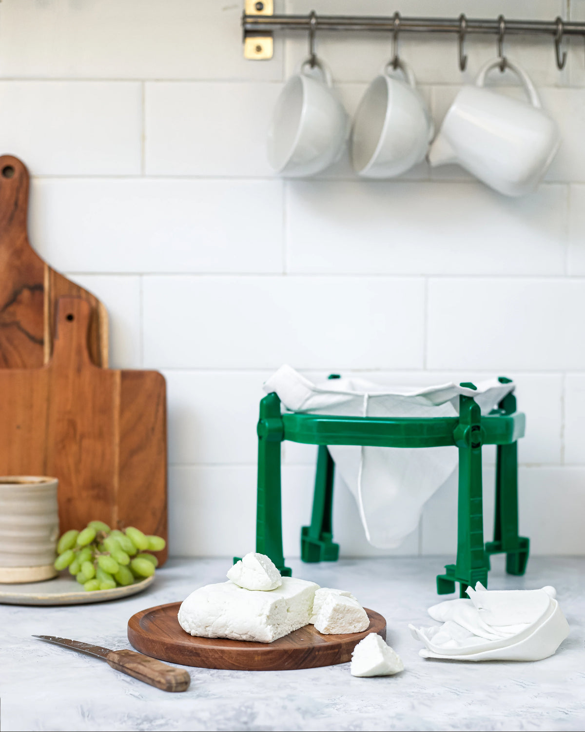 1 clothes + Foldable stand (recommended). PANEER & HUNG CURD
